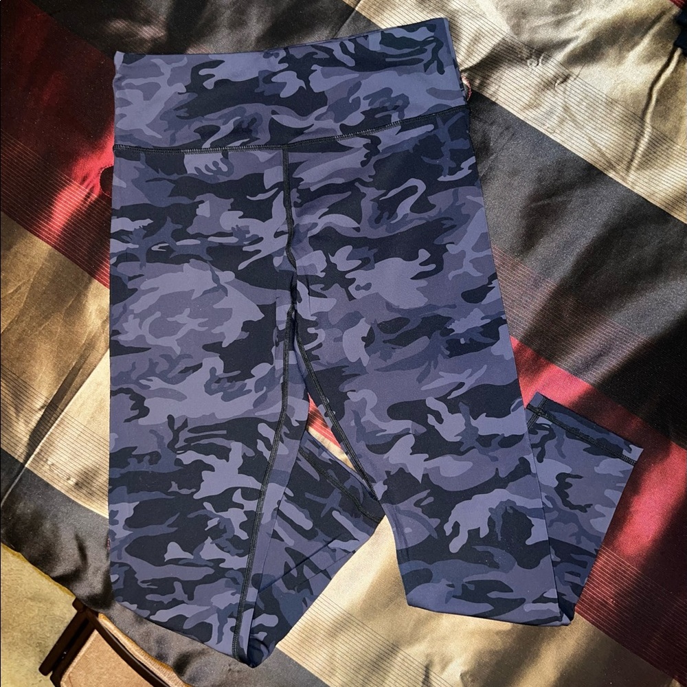 Zyia black camo soft n snug leggings 6-8